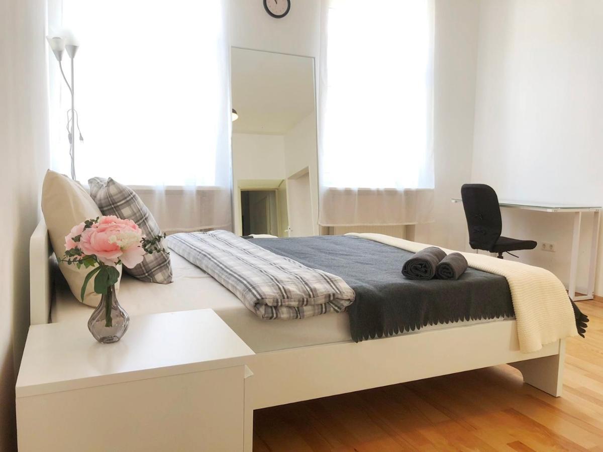 Home Away From Home Вена Экстерьер фото